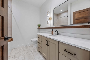 6833-victoria-heritage-homes-sunset-valley-horace-main-bath