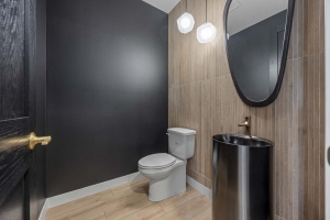 6837-santa-monica-heritage-homes-sunset-valley-horace-main-level-bath