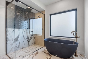 6837-santa-monica-heritage-homes-sunset-valley-horace-primary-shower-tub